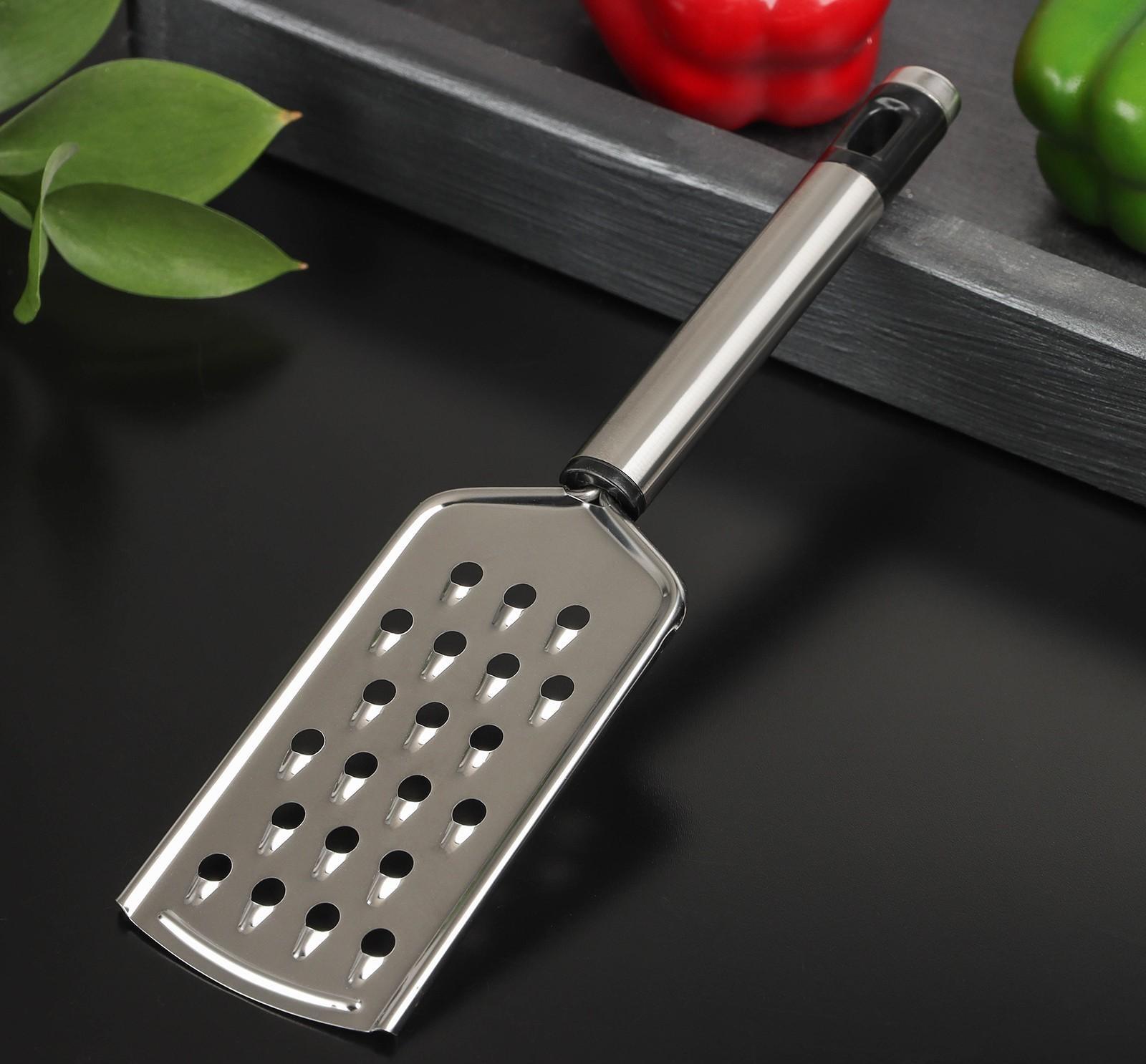 Тёрка крупная с ручкой Доляна Fargo, 23,5×6×2, нержавеющая сталь, цвет хромированный, чёрный