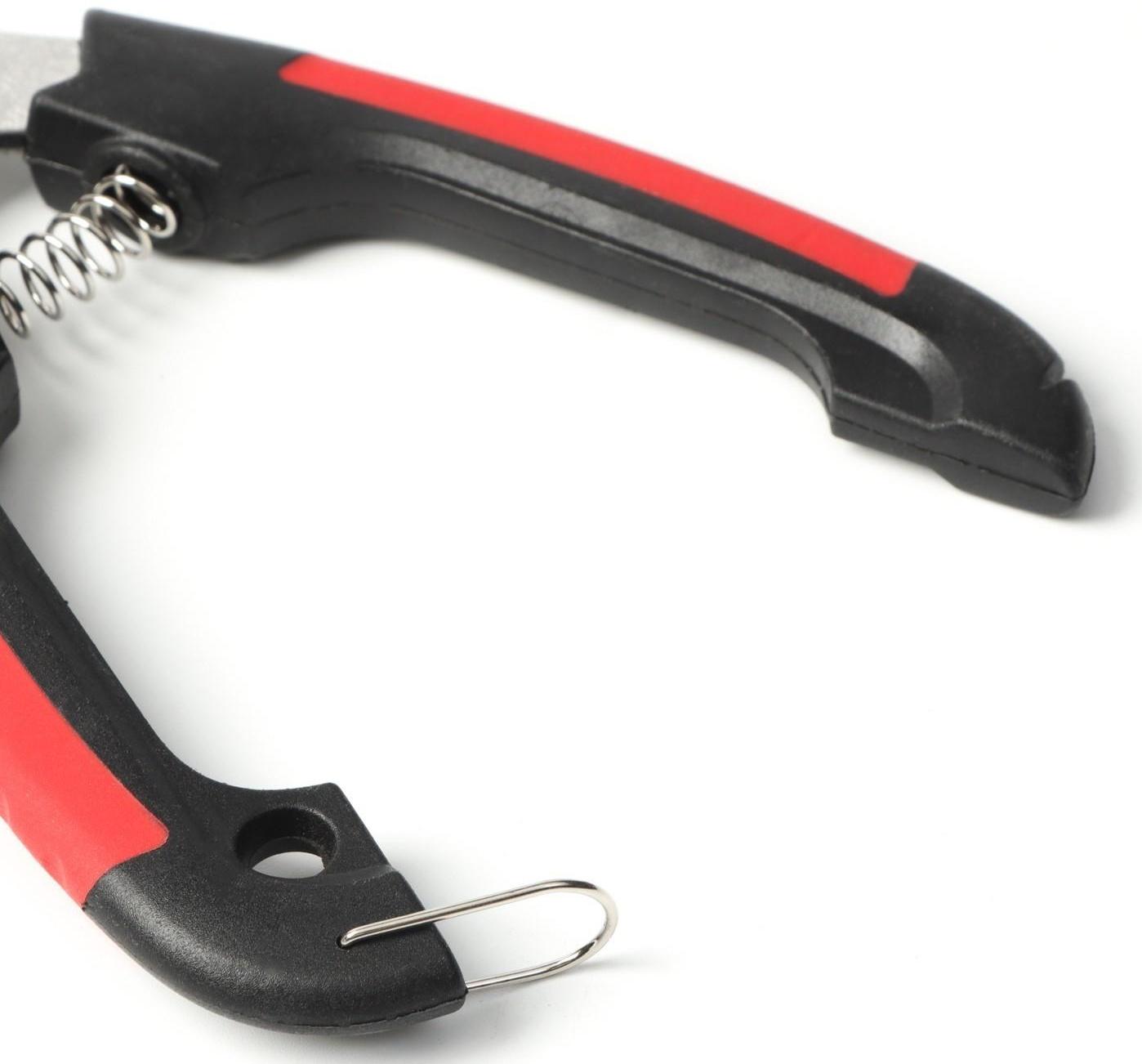 Когтерез боковой малый с закругленными резиновыми ручками,отверстие 8 мм,чёрный с красным