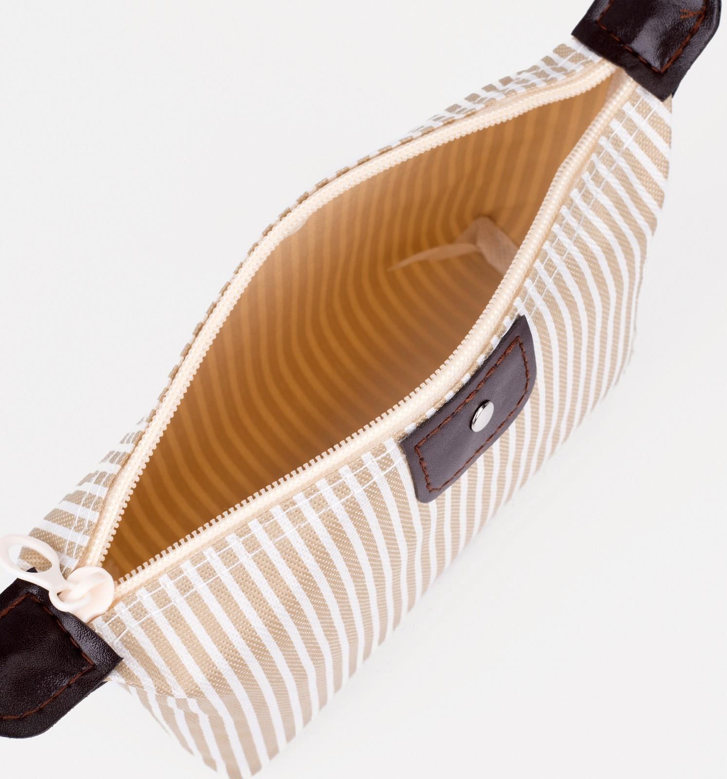 Косметичка на молнии, цвет бежевый