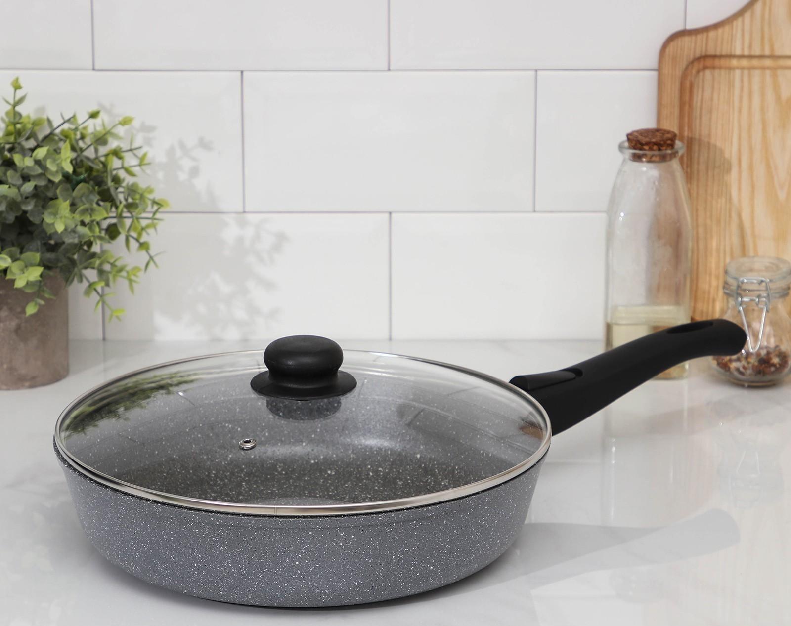 Сковорода Доляна «Марбл», d=28 см, стеклянная крышка, съёмная ручка, антипригарное покрытие, цвет серый