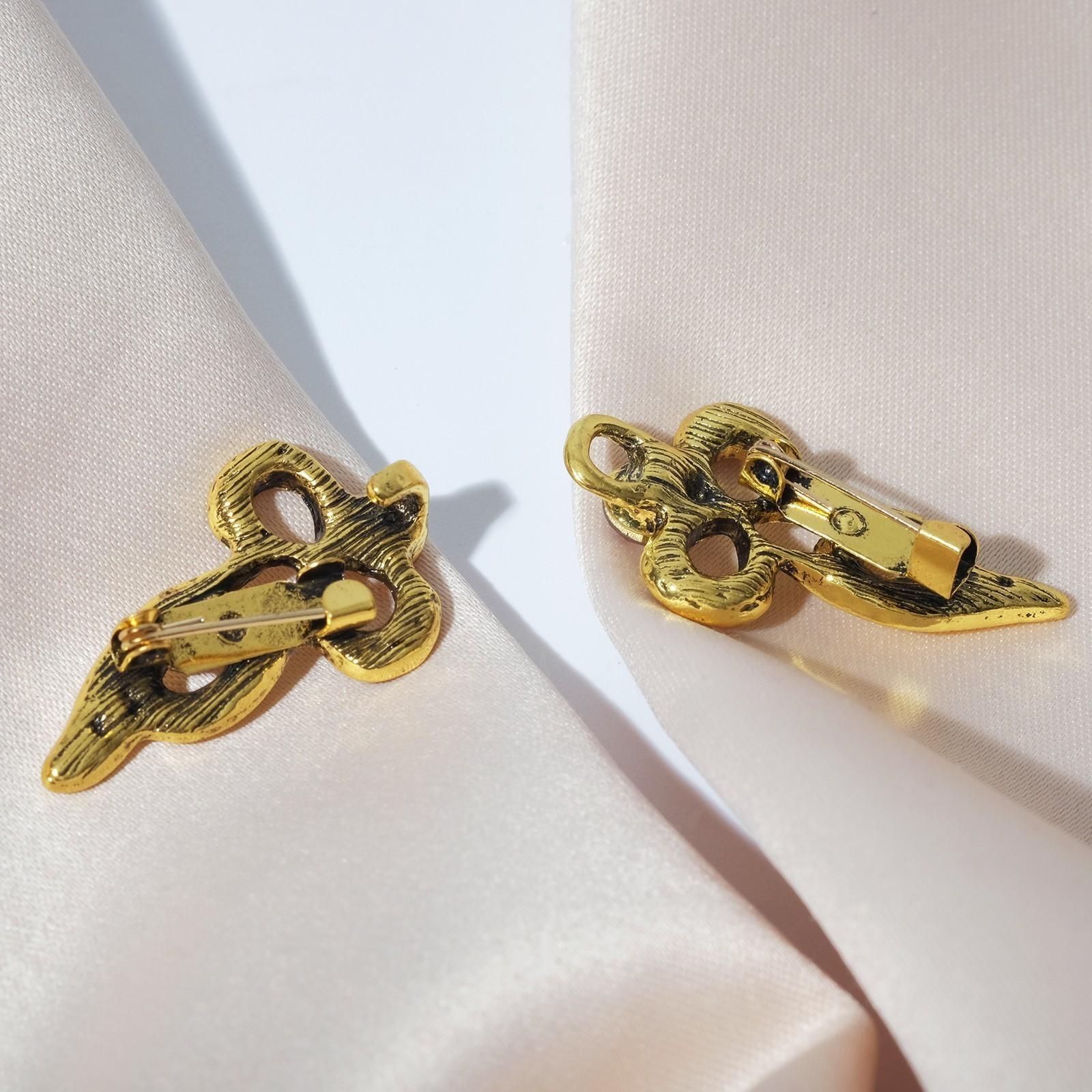 Зажим для кардигана 