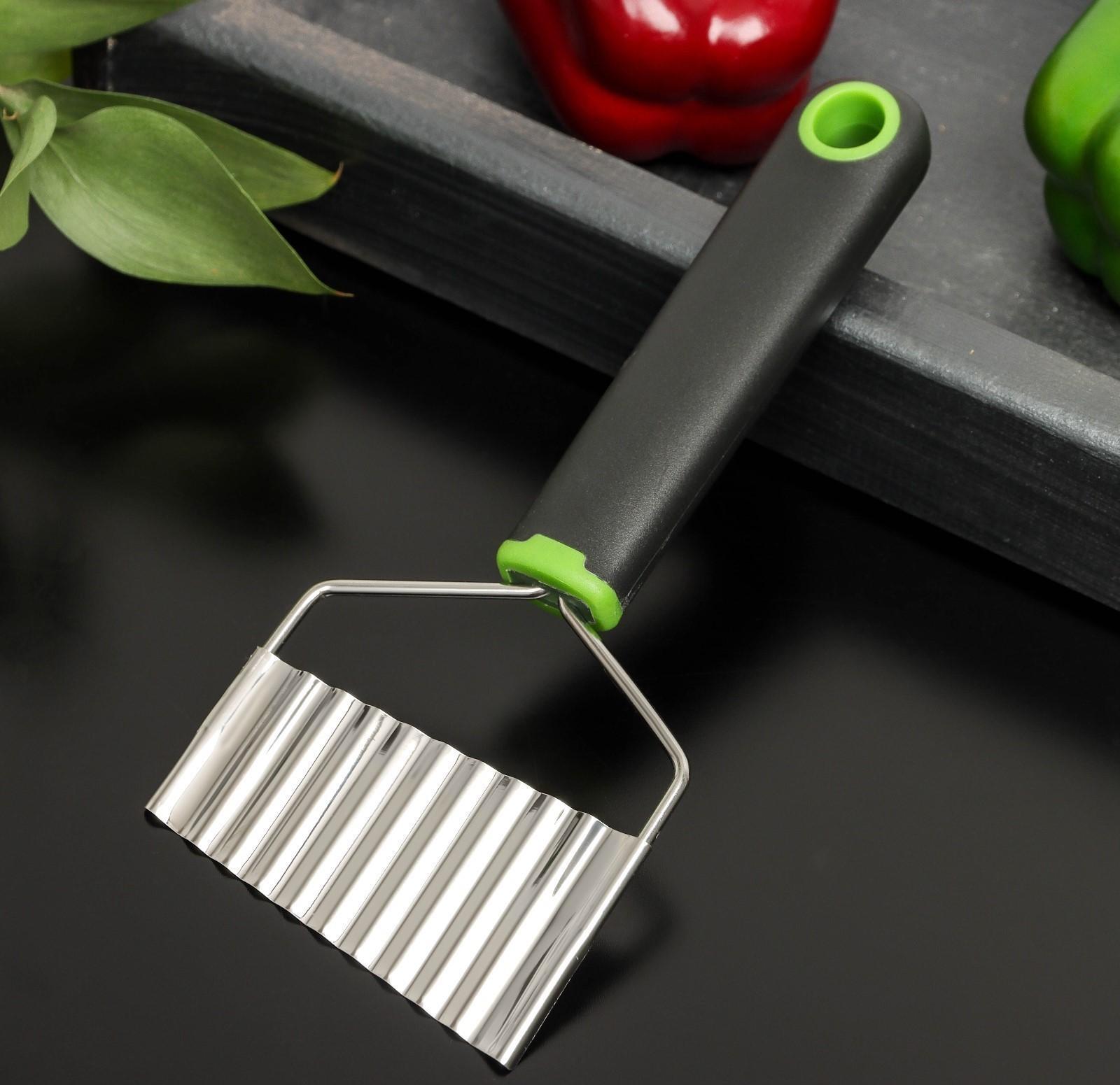 Нож для фигурной нарезки Доляна Lime, 20 см, нержавеющая сталь, цвет чёрно-зеленый