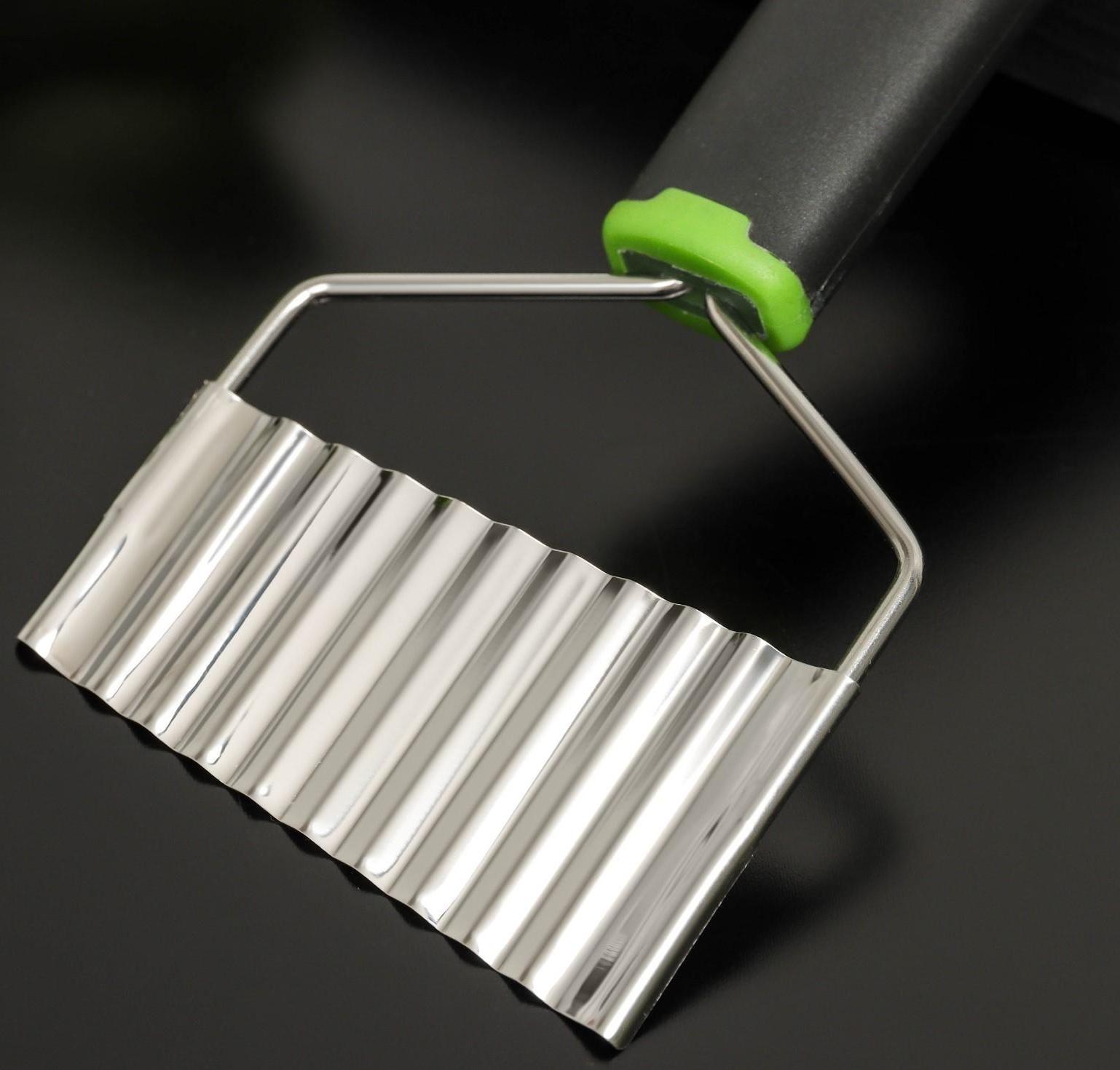 Нож для фигурной нарезки Доляна Lime, 20 см, нержавеющая сталь, цвет чёрно-зеленый