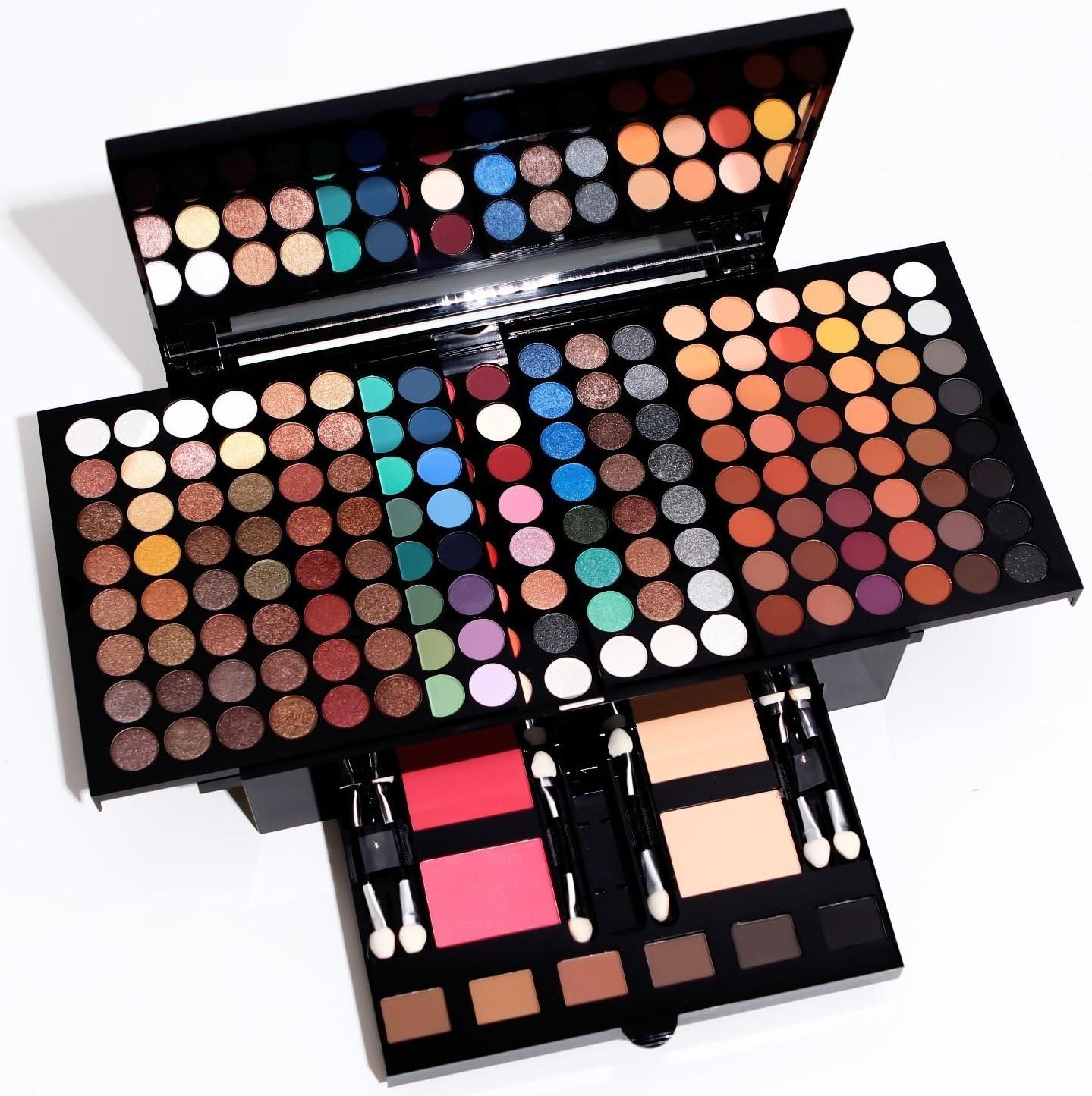 Профессиональный набор для макияжа (тени для бровей, век, румяна, корректоры)