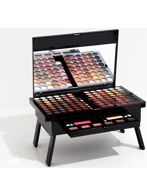 Профессиональный набор для макияжа (тени для бровей, век, румяна, корректоры)