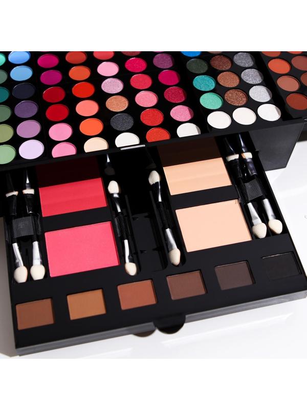 Профессиональный набор для макияжа (тени для бровей, век, румяна, корректоры)