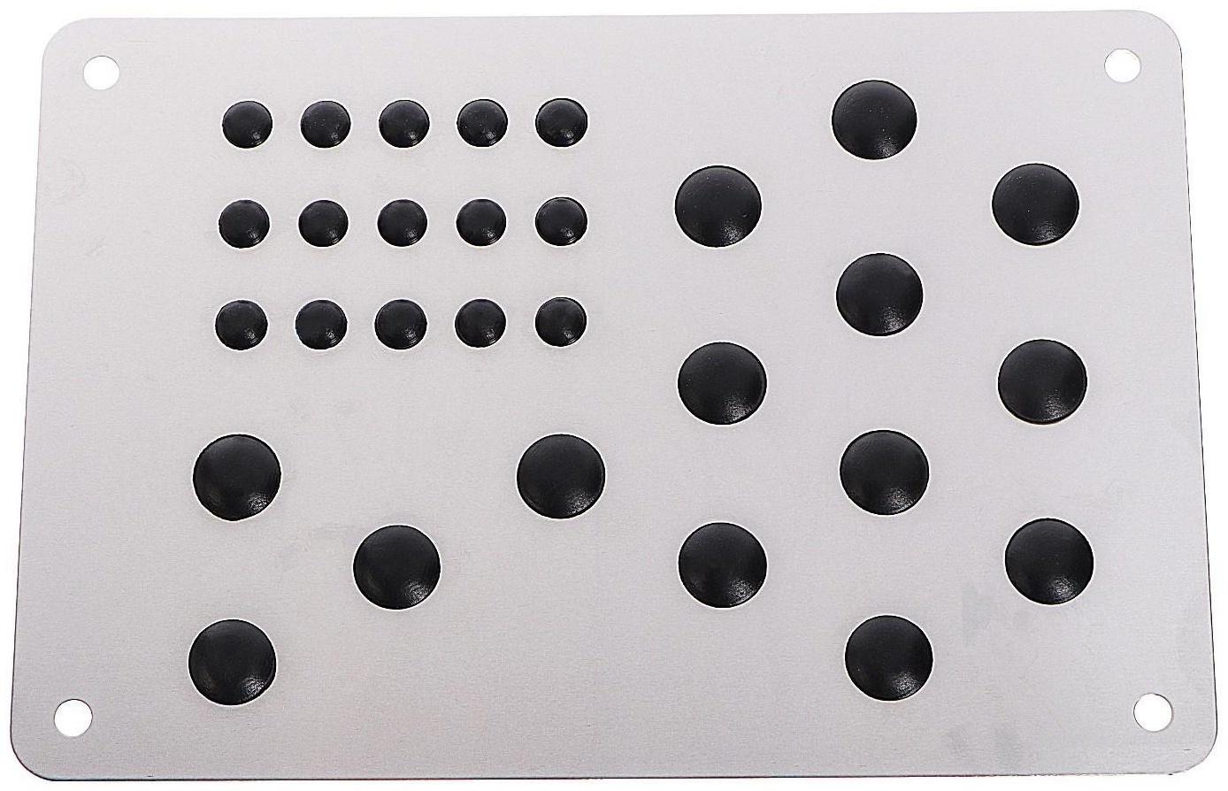 Накладка-подпятник для автоковрика, 22×15, металлическая с креплением