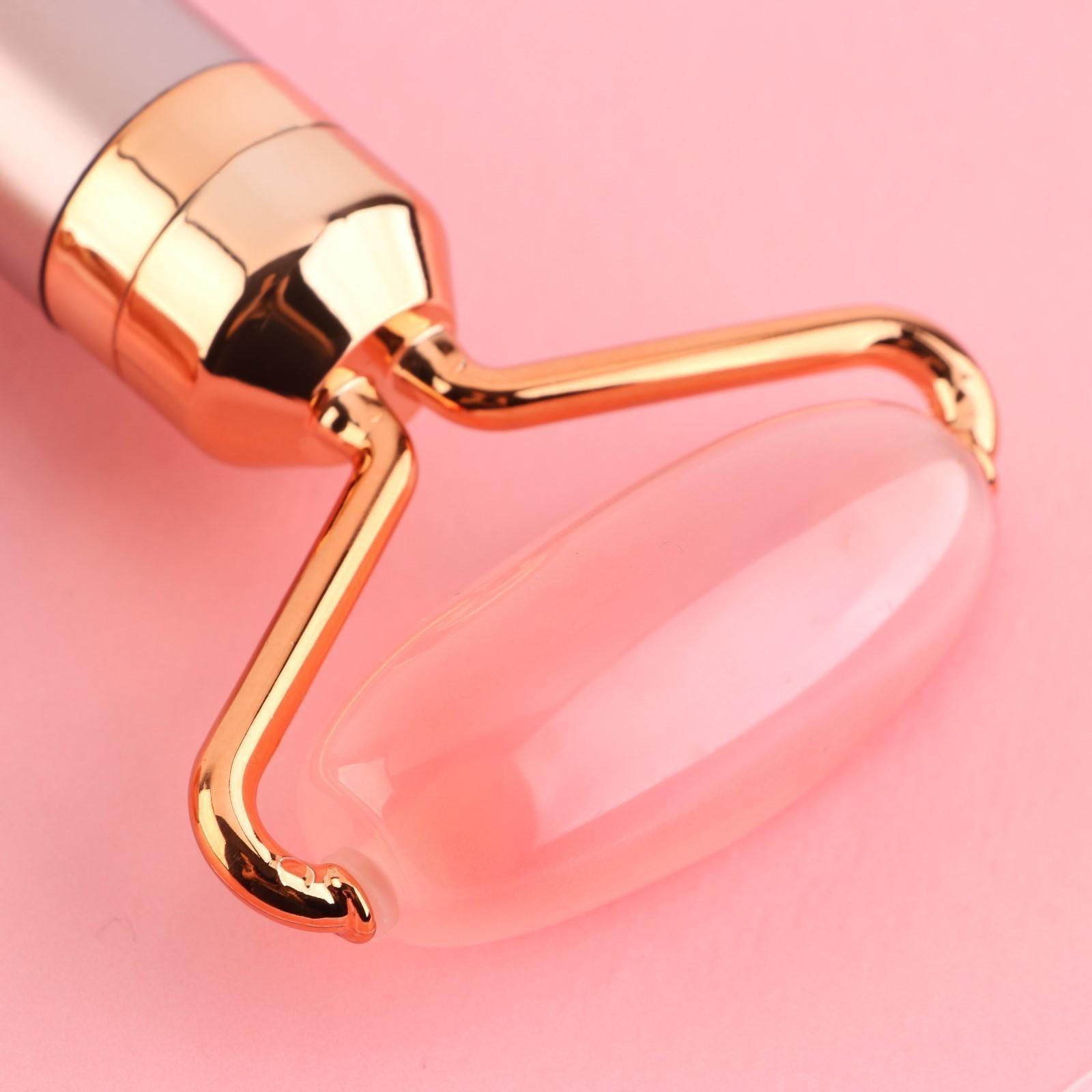 Электрический массажер для лица со сменной насадкой 