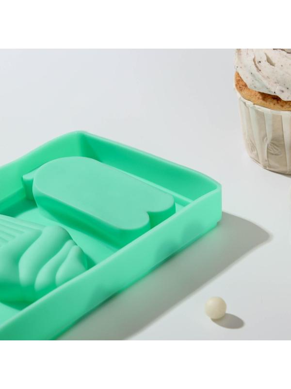 Форма для мороженого «Сладость», 3 ячейки, 18,5×9,5×2 см, с крышкой и палочками, цвет МИКС