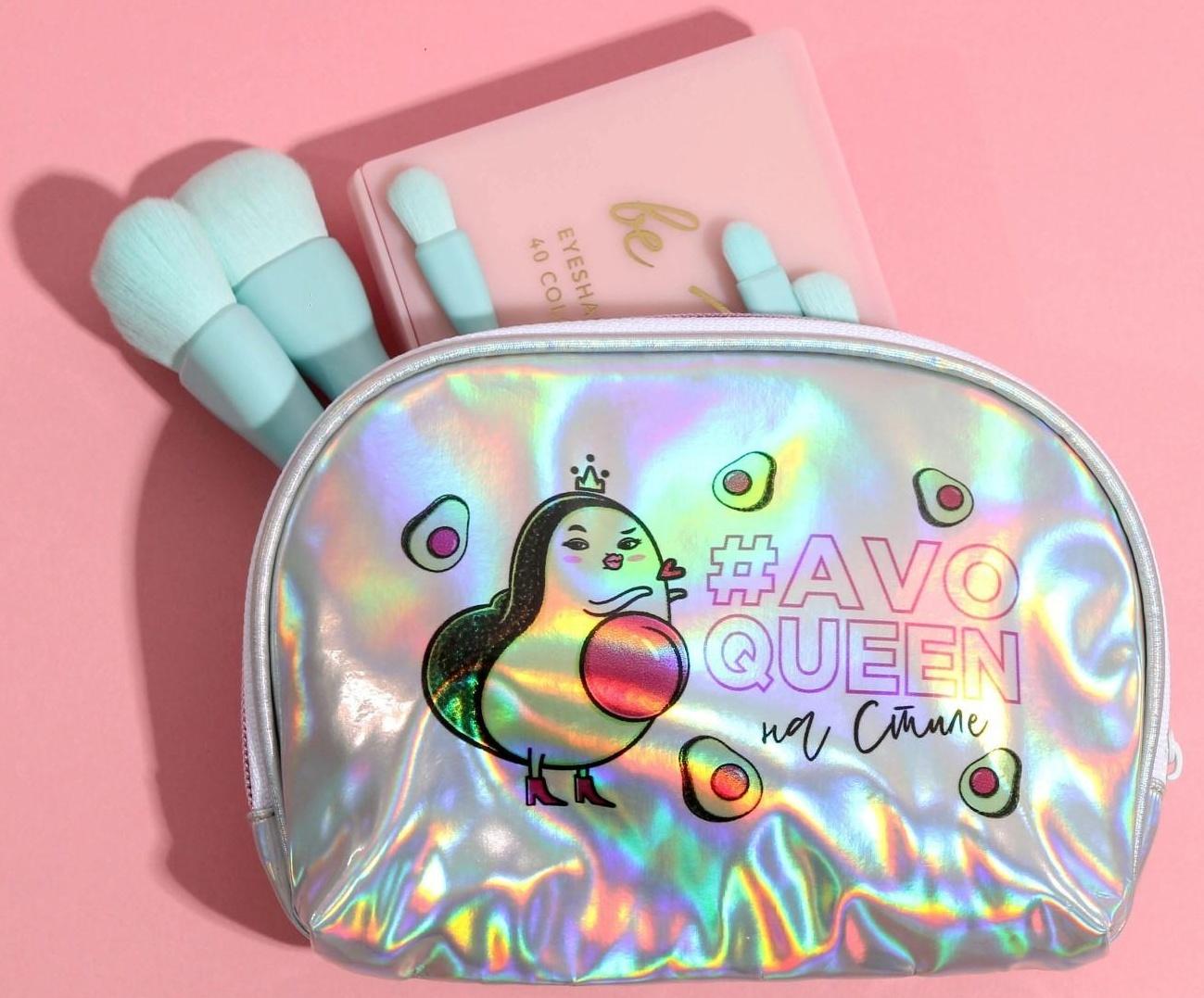 Косметичка-трапеция AVOQUEEN, голографический PVC, 20 х 13 см