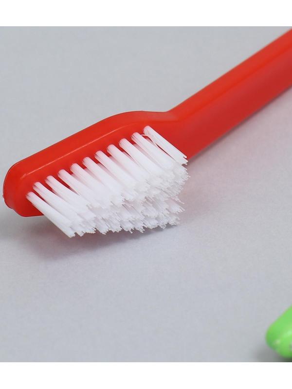 Зубная щётка двухсторонняя, набор 2 шт, красная и зелёная