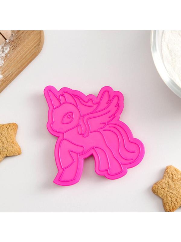 Форма для печенья и пряников «Единорог», 9,5×7×1,5 см, цвет розовый