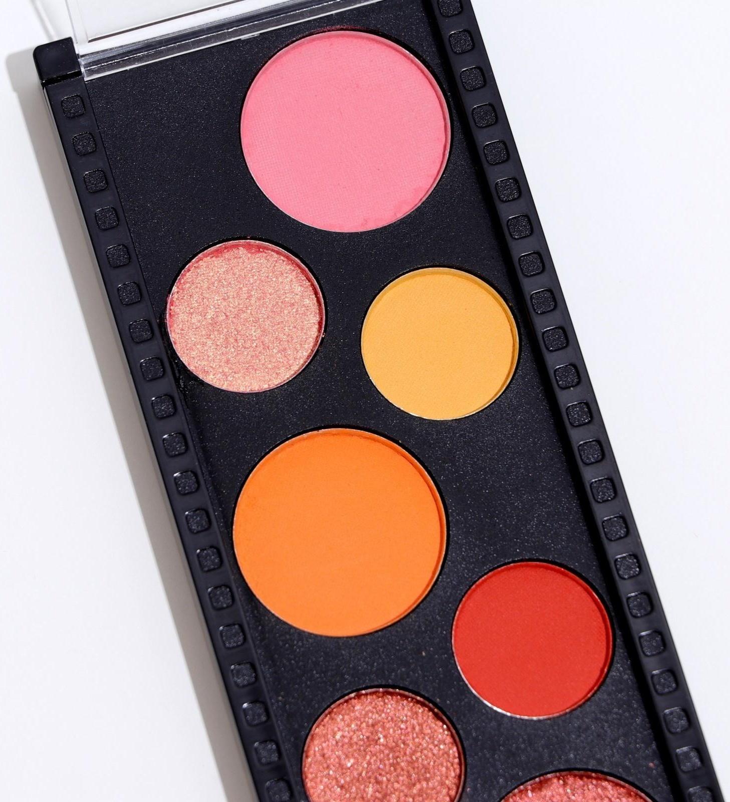 Набор декоративной косметики: тени и румяна №2