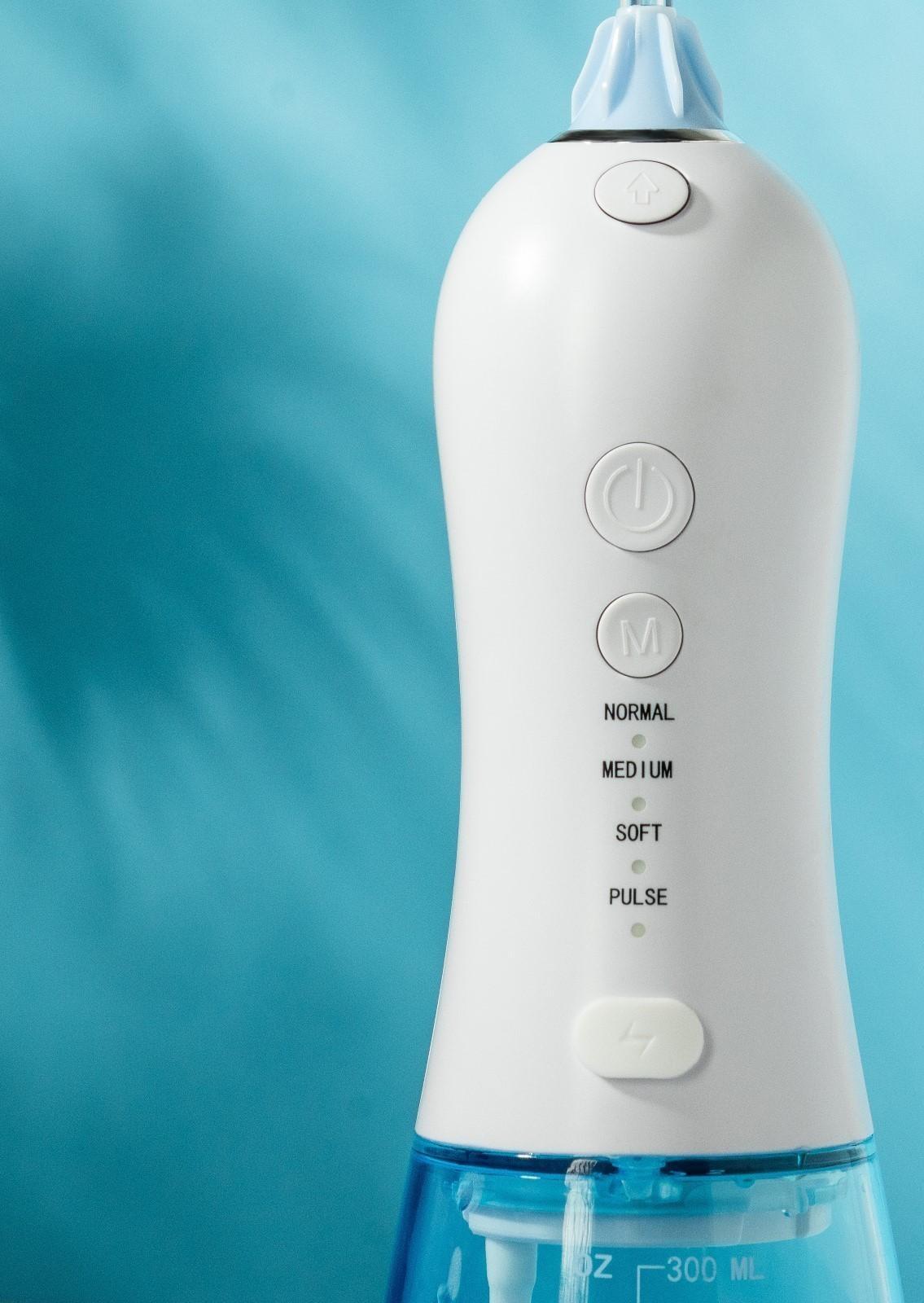 Ирригатор для полости рта Luazon LIR-03, портативный, 300 мл, 4 режима, 2 насадки, от USB