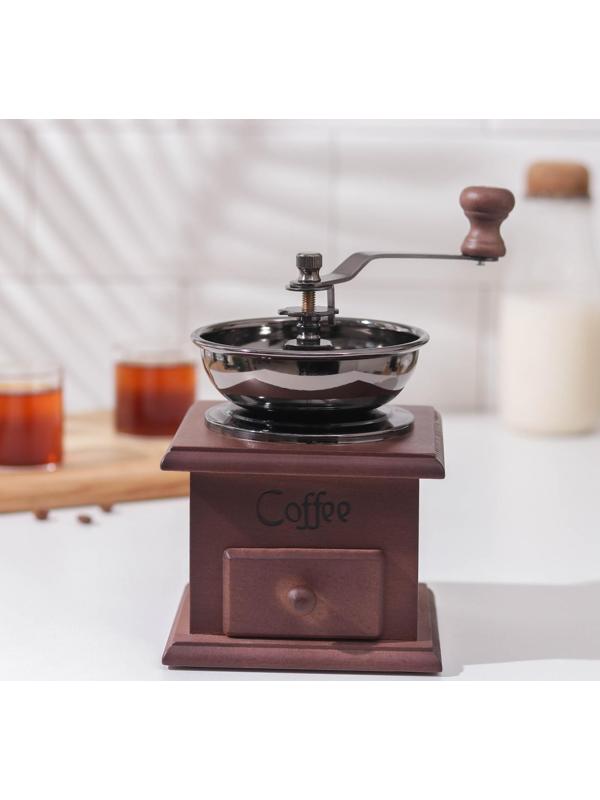 Кофемолка ручная «Василиса», 11,5×11,5×16,5 см, тёмное дерево