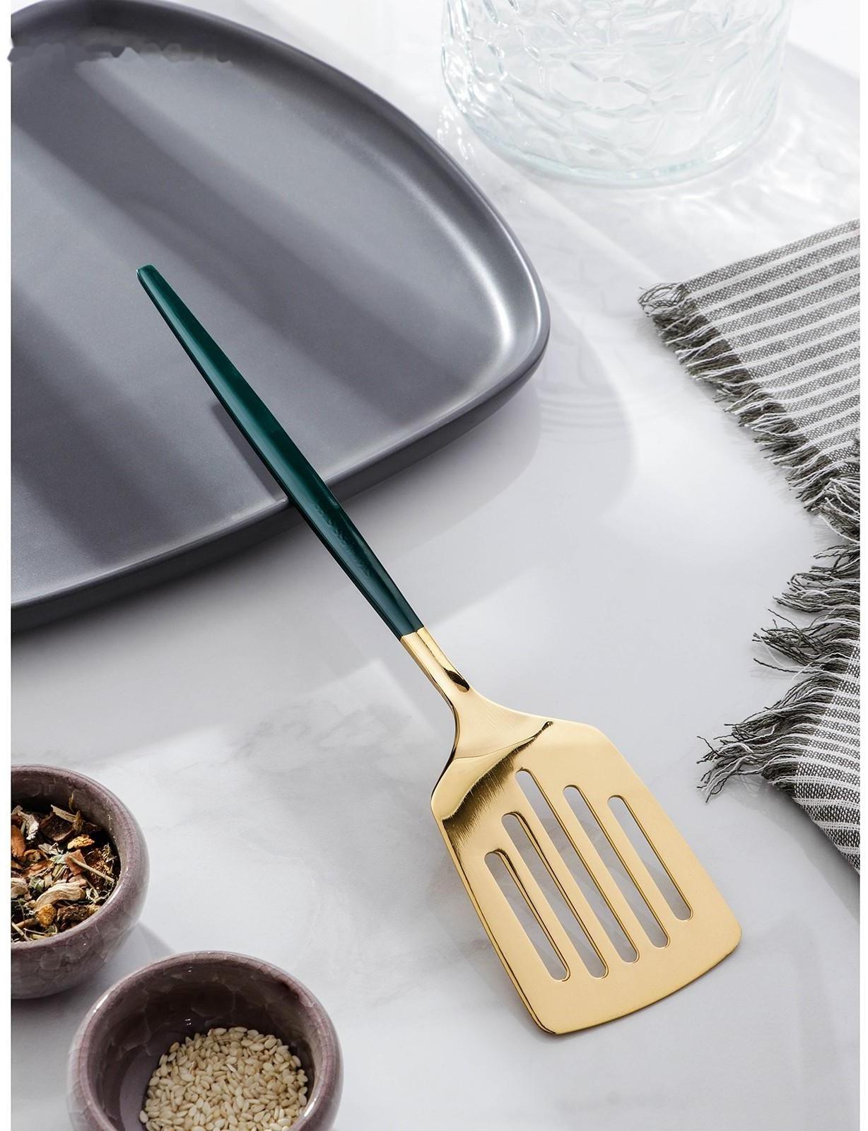 Лопатка перфорированная из нержавеющей стали Magistro «Грэйс», h=26 см, цвет ручки зелёный, цвет головы золотой