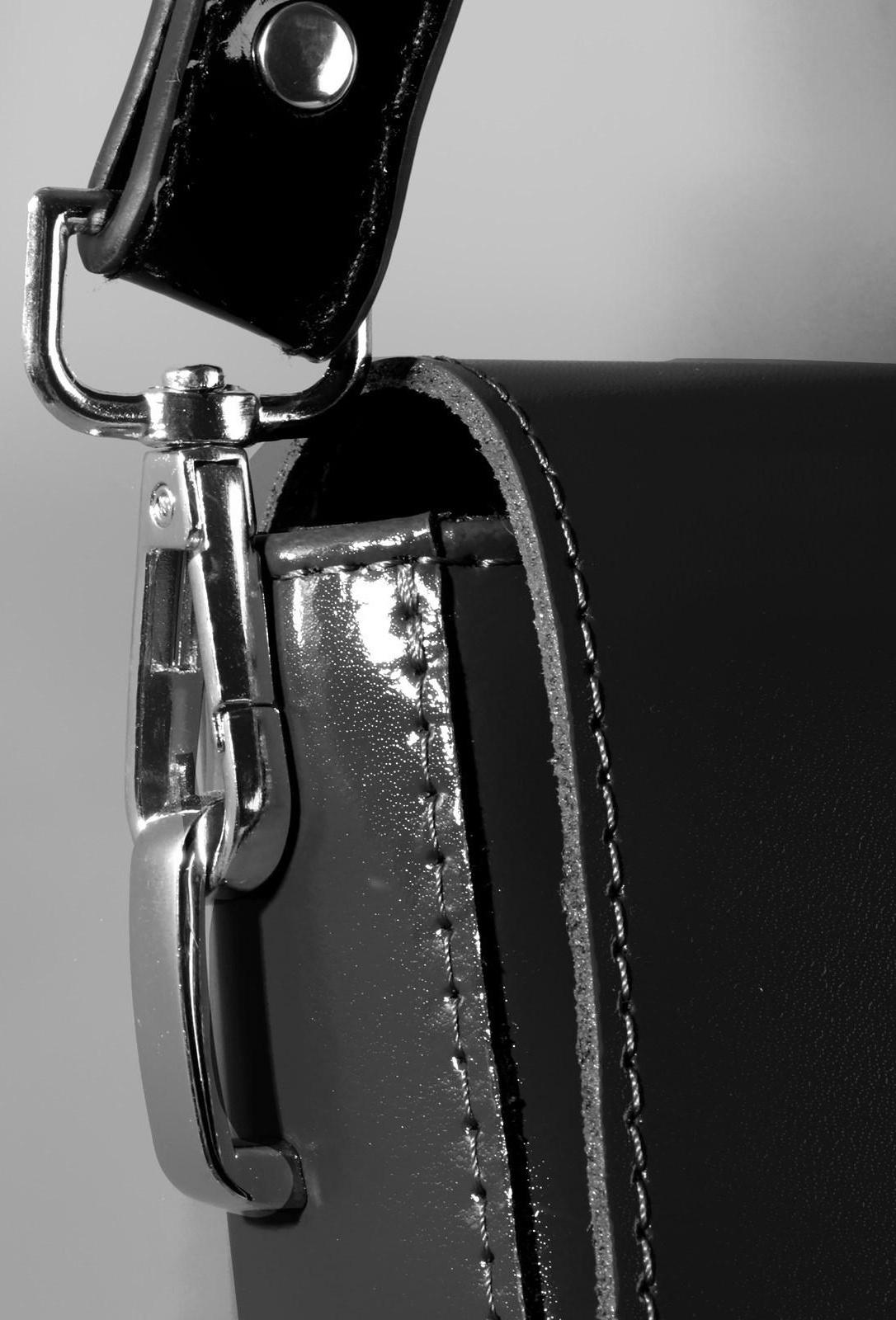 Ручка для сумки лакированная, с карабинами, 60 ± 1 см, цвет чёрный