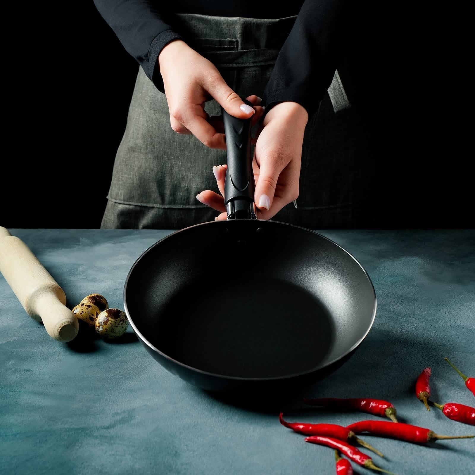 Сковорода Доляна Promo, d=20 см, пластиковая ручка, антипригарное покрытие, цвет бордовый