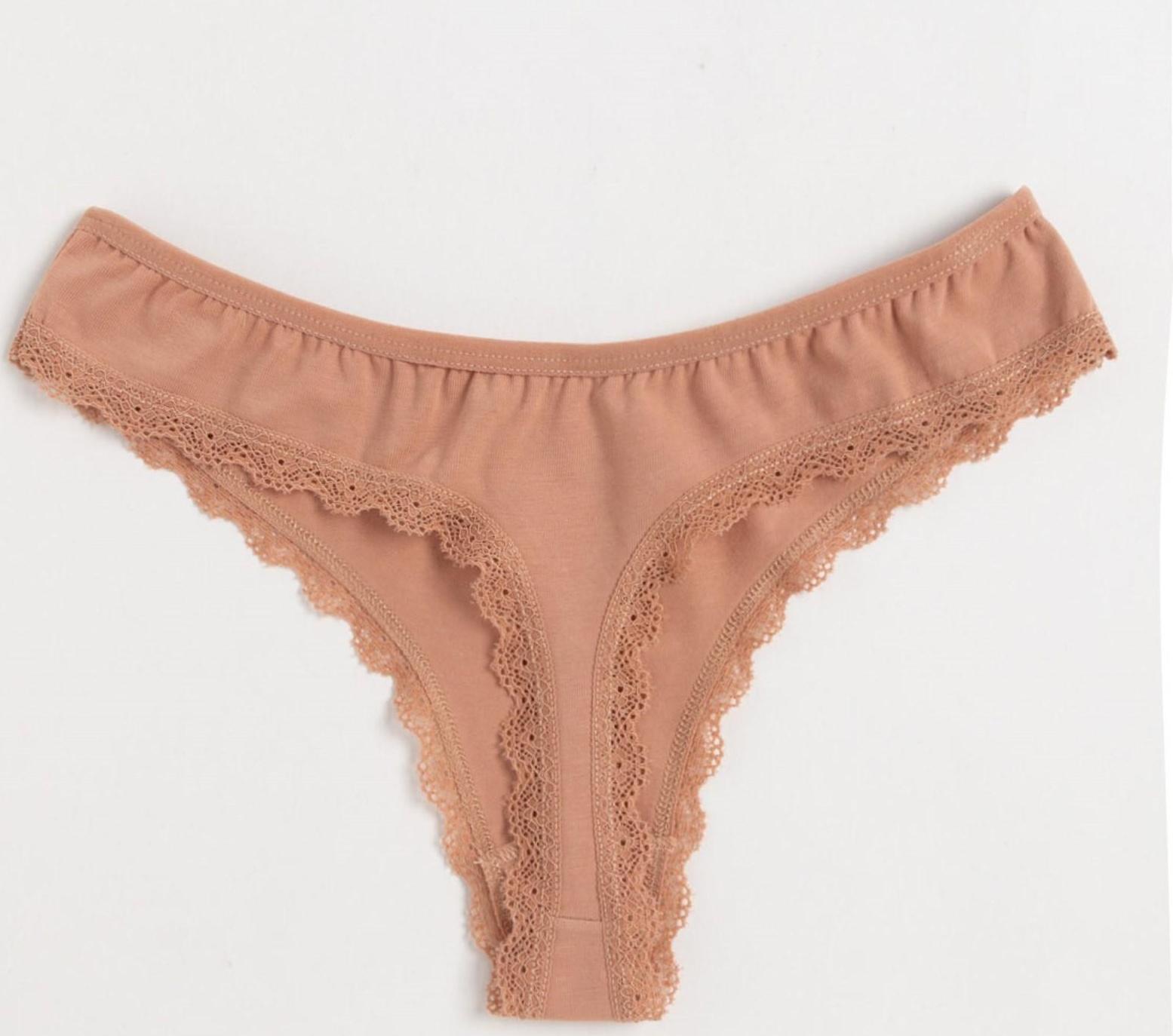 Трусы женские стринги, цвет бежевый, размер 48-50 (XL)