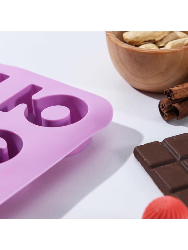 Форма для льда и шоколада Доляна «Буквы. Алфавит русский», 33 ячейки, 36,6×26,6×2 см, силикон, ячейка 3,5×3 см, цвет сиреневый