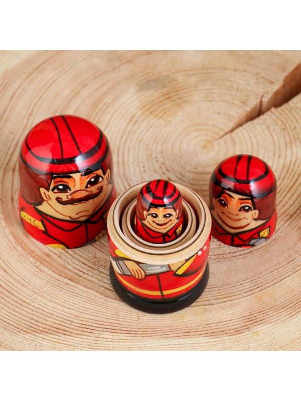 Матрёшка «Пожарный», 3 кукольная. 10 см