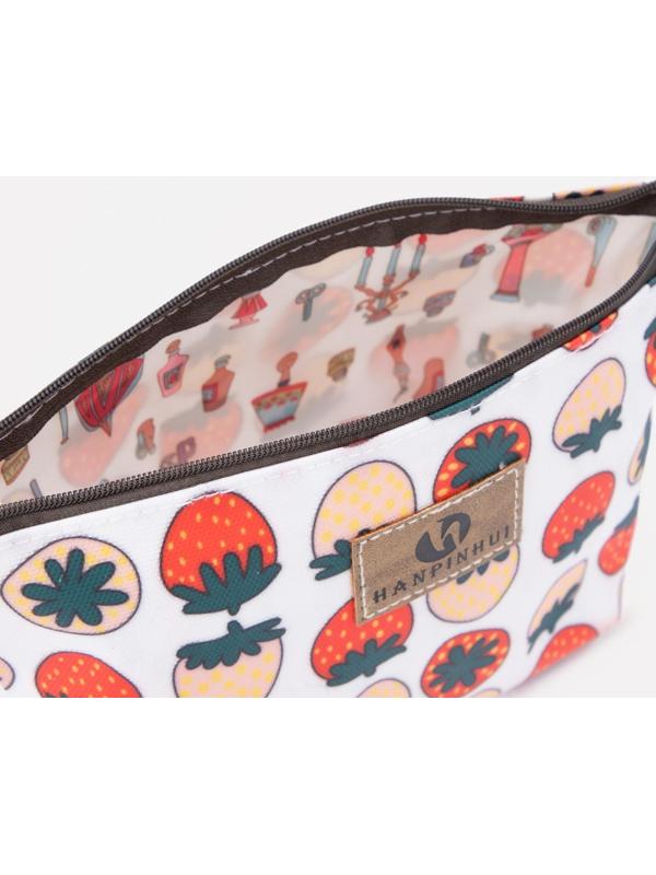 Косметичка на молнии, цвет белый