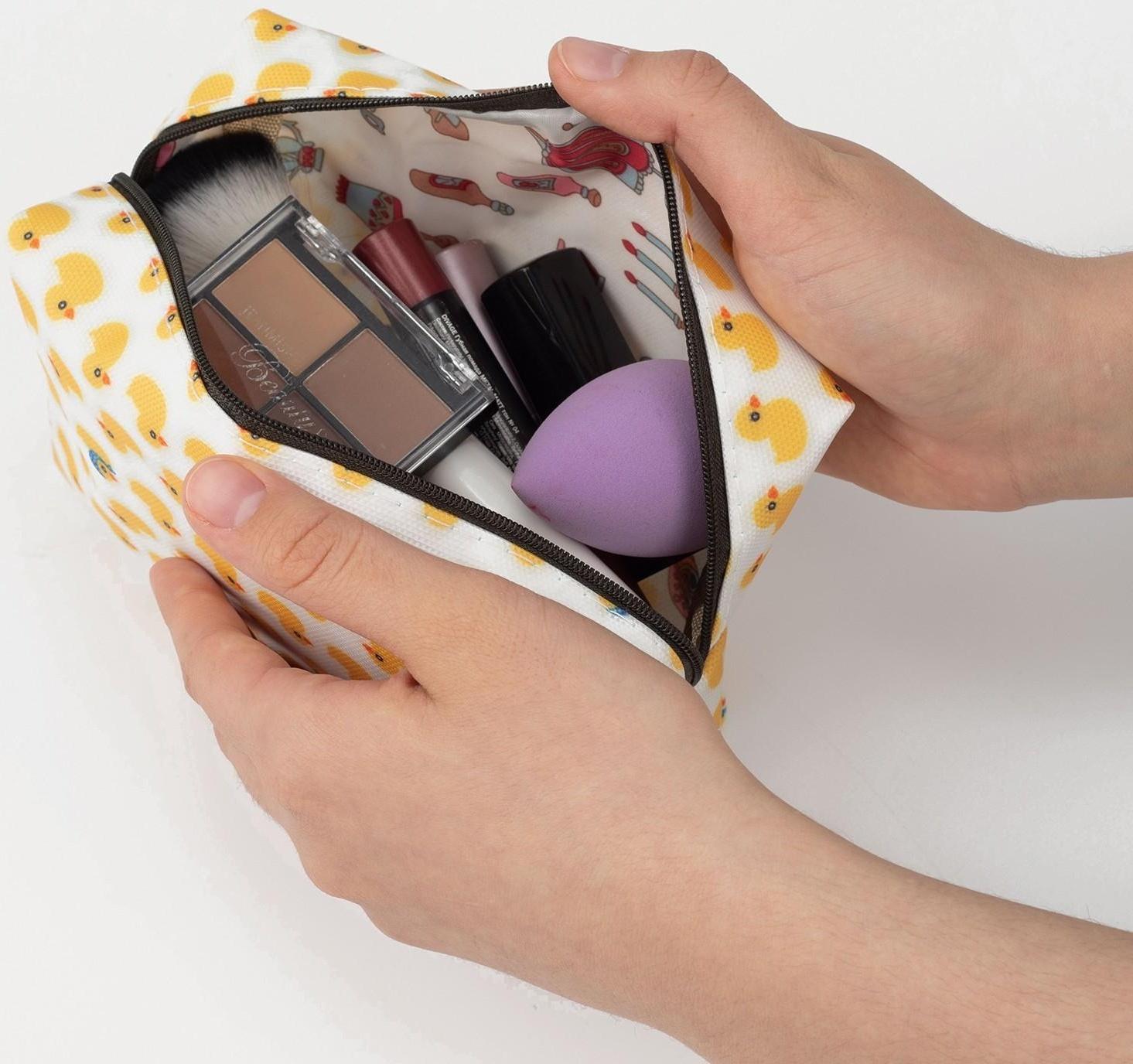 Косметичка на молнии, цвет белый/жёлтый