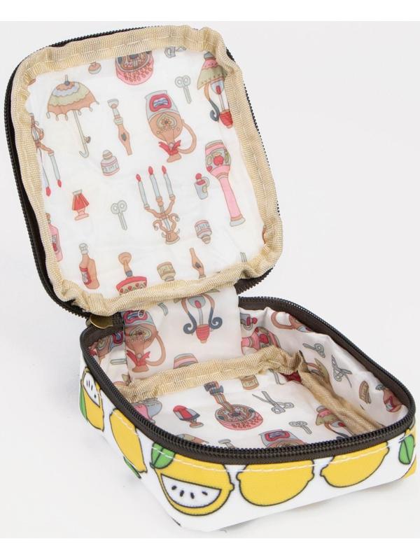 Косметичка на молнии, цвет белый