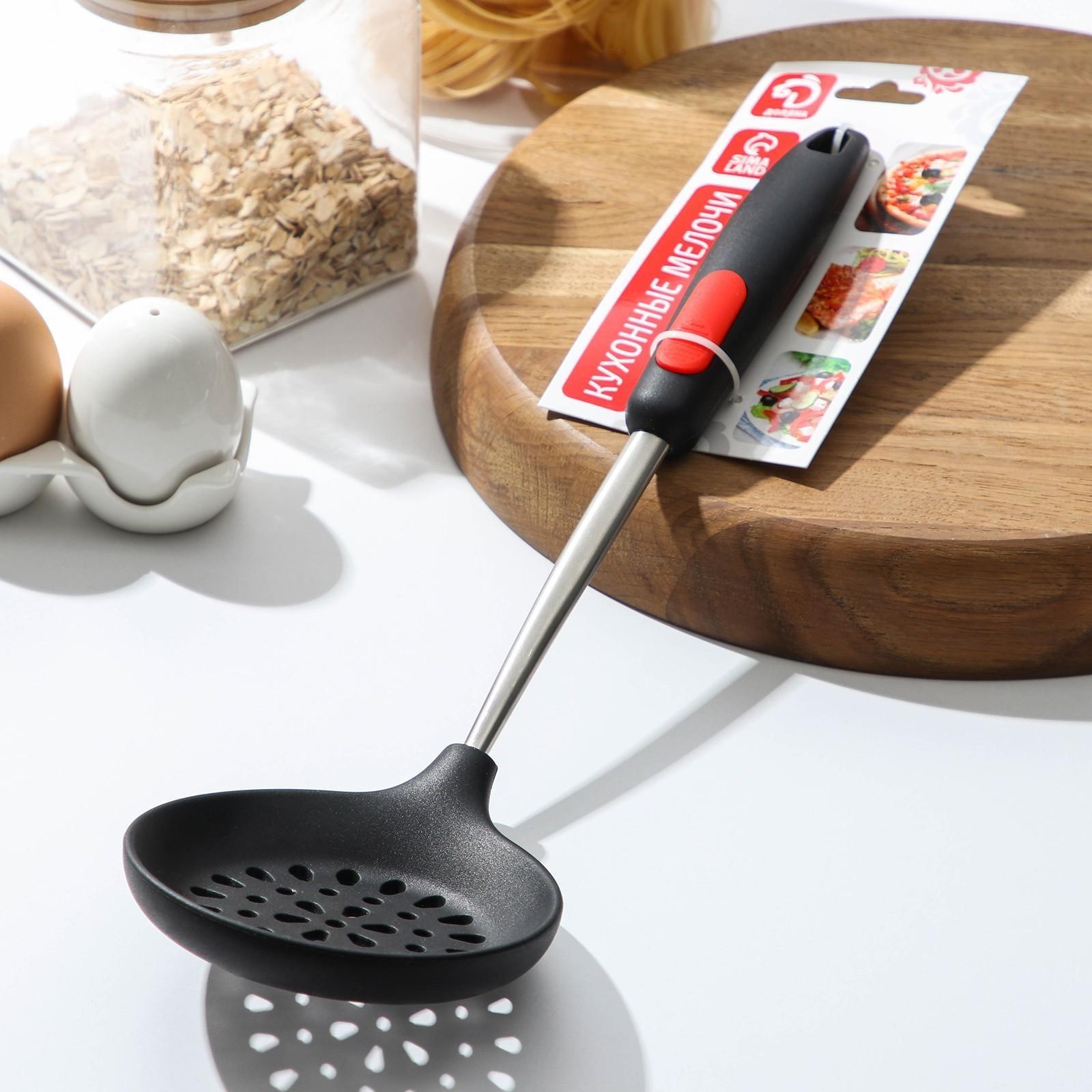 Шумовка Доляна «Чили», 37,5 см, цвет чёрно-красный