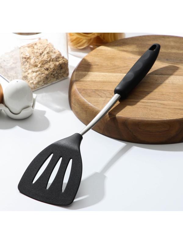 Лопатка с прорезями Доляна «Чили», 37,5×9,5 см, цвет чёрно-красный