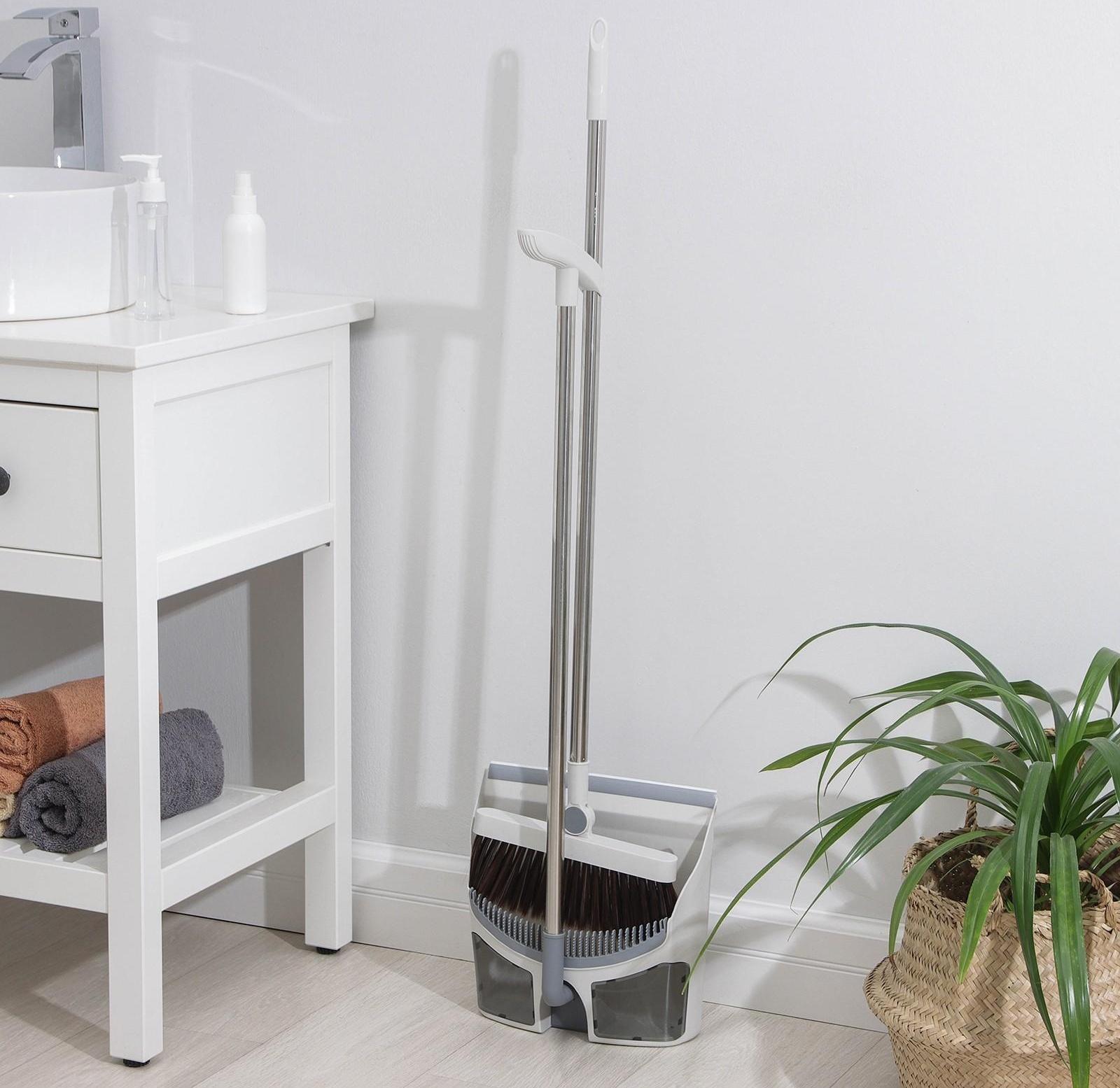 Щётка для пола с совком Raccoon: щётка 23×94 см, совок 28×27×89 см, цвет белый