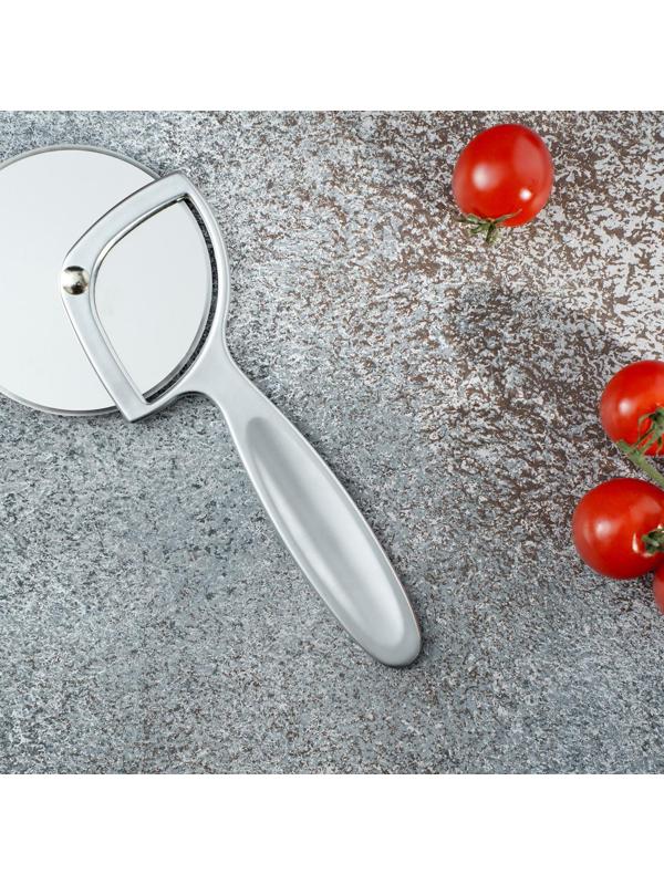 Нож для пиццы и теста Magistro Volt, нержавеющая сталь, цвет серебристый, хромированный