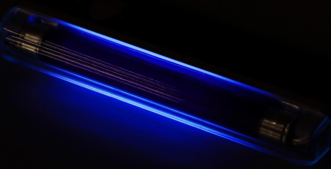 Лампа УФ для ремонта стекол в авто