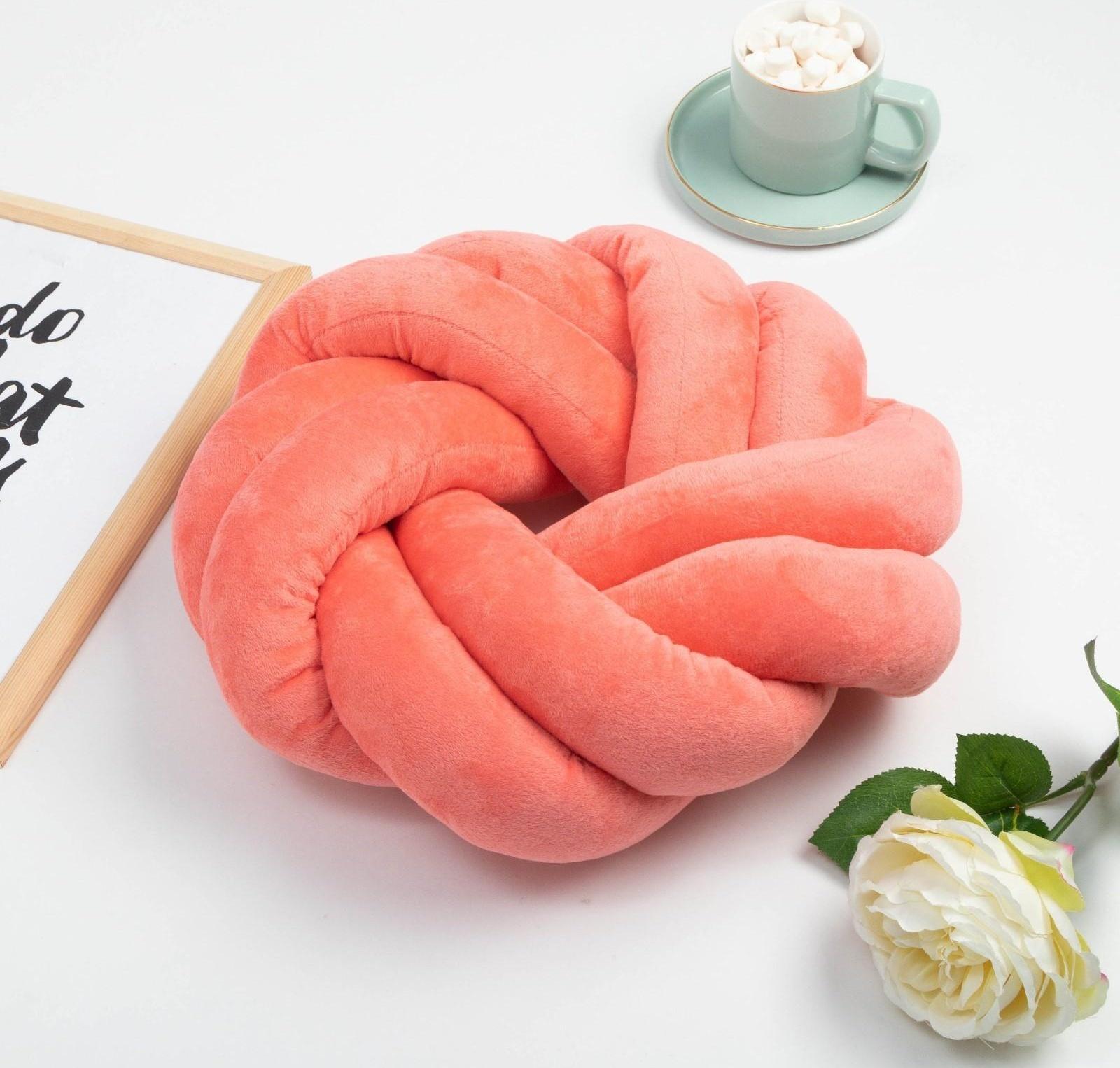 Подушка-узел Этель, d=33см, цв. коралловый, велюр