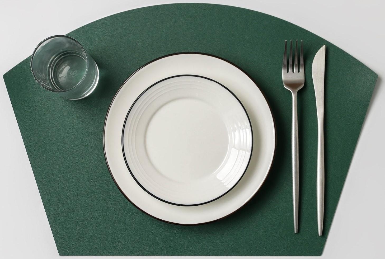 Салфетка сервировочная на стол «Тэм», 30×44 см, цвет зелёный