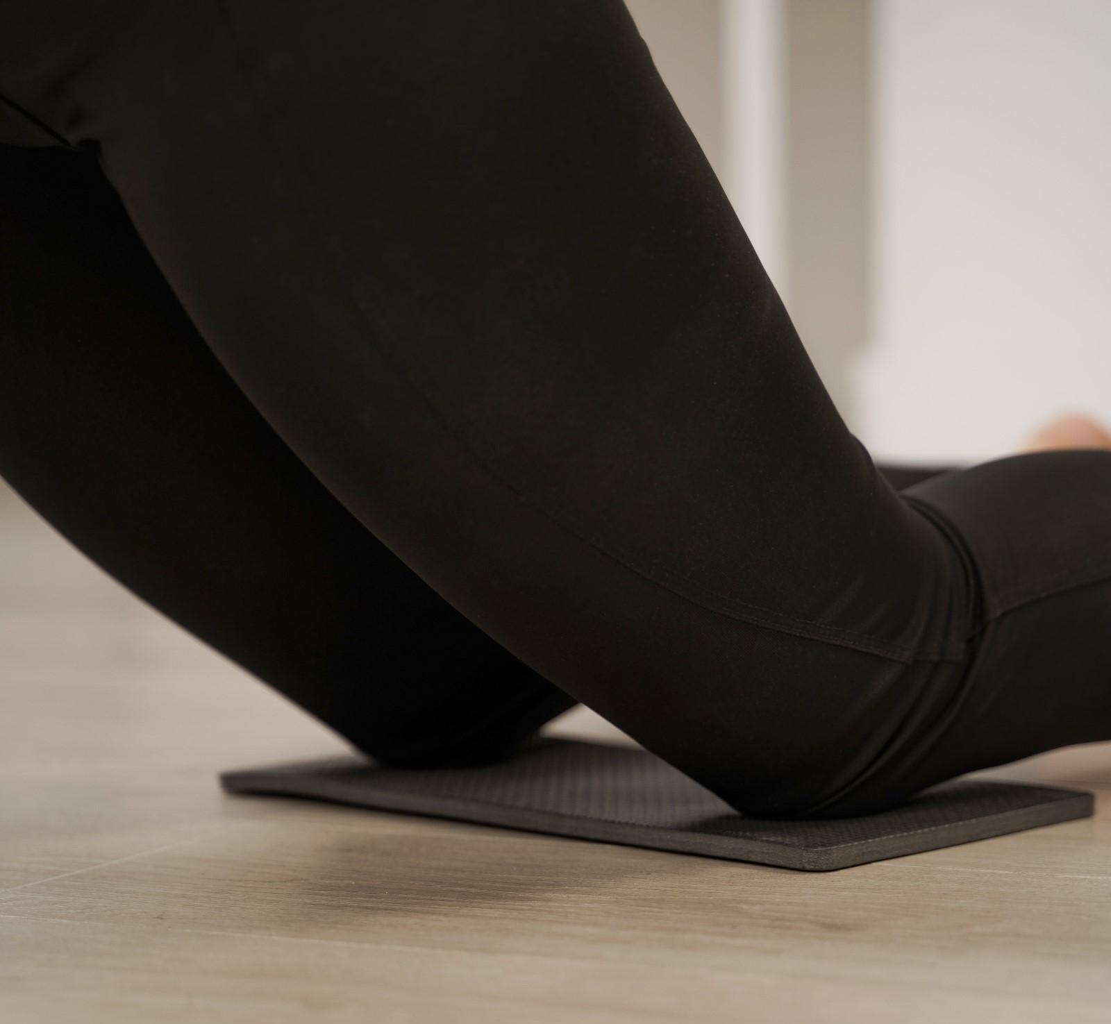 Ролик для пресса 38 х 17 х 17 см, цвет розовый