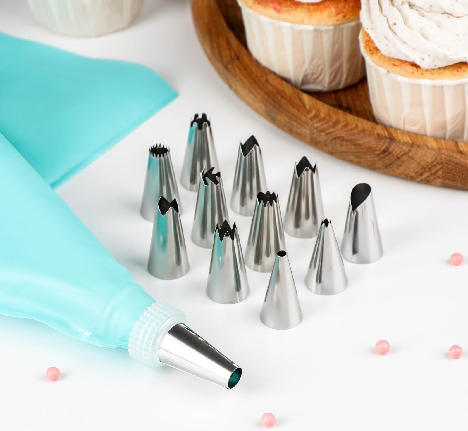 Набор кондитерский «С любовью» в кейсе 14 предметов: насадки 12 шт d=1,7 см, адаптер, мешок 30×15 см 75173