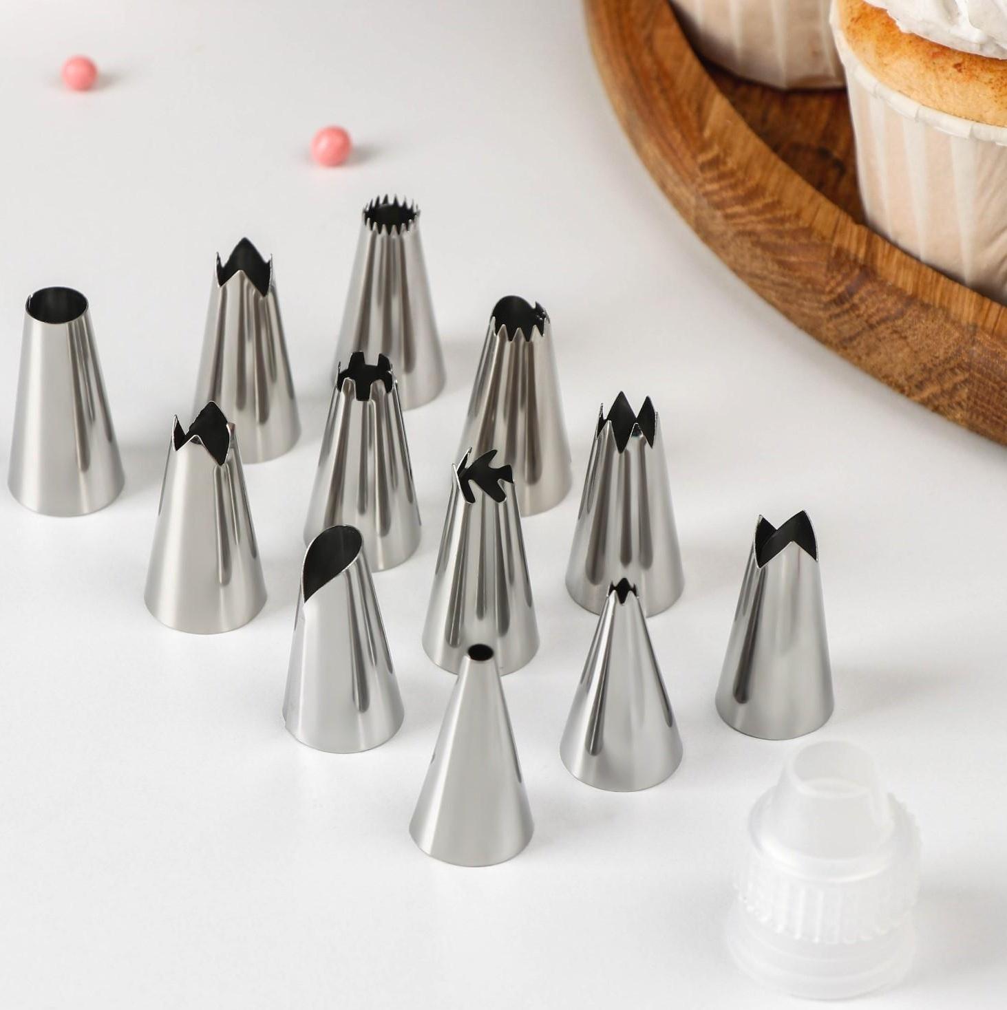 Набор кондитерский «С любовью» в кейсе 14 предметов: насадки 12 шт d=1,7 см, адаптер, мешок 30×15 см 75173