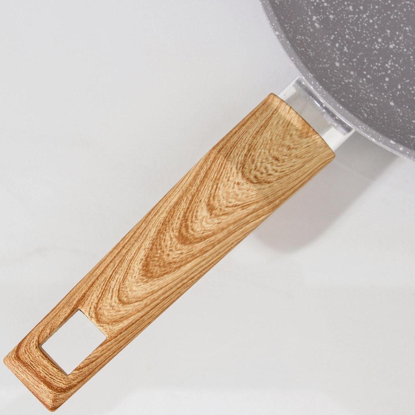 Сковорода кованая Magistro Natural, d=22 см, ручка soft-touch, антипригарное покрытие, индукция, цвет серый