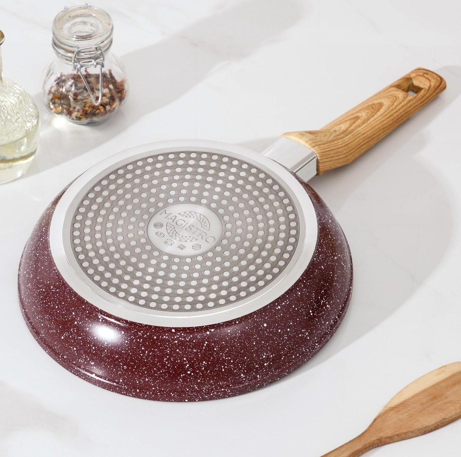 Сковорода кованая Natural. Brown, d=22 см, ручка soft-touch, антипригарное покрытие, индукция, цвет коричневый