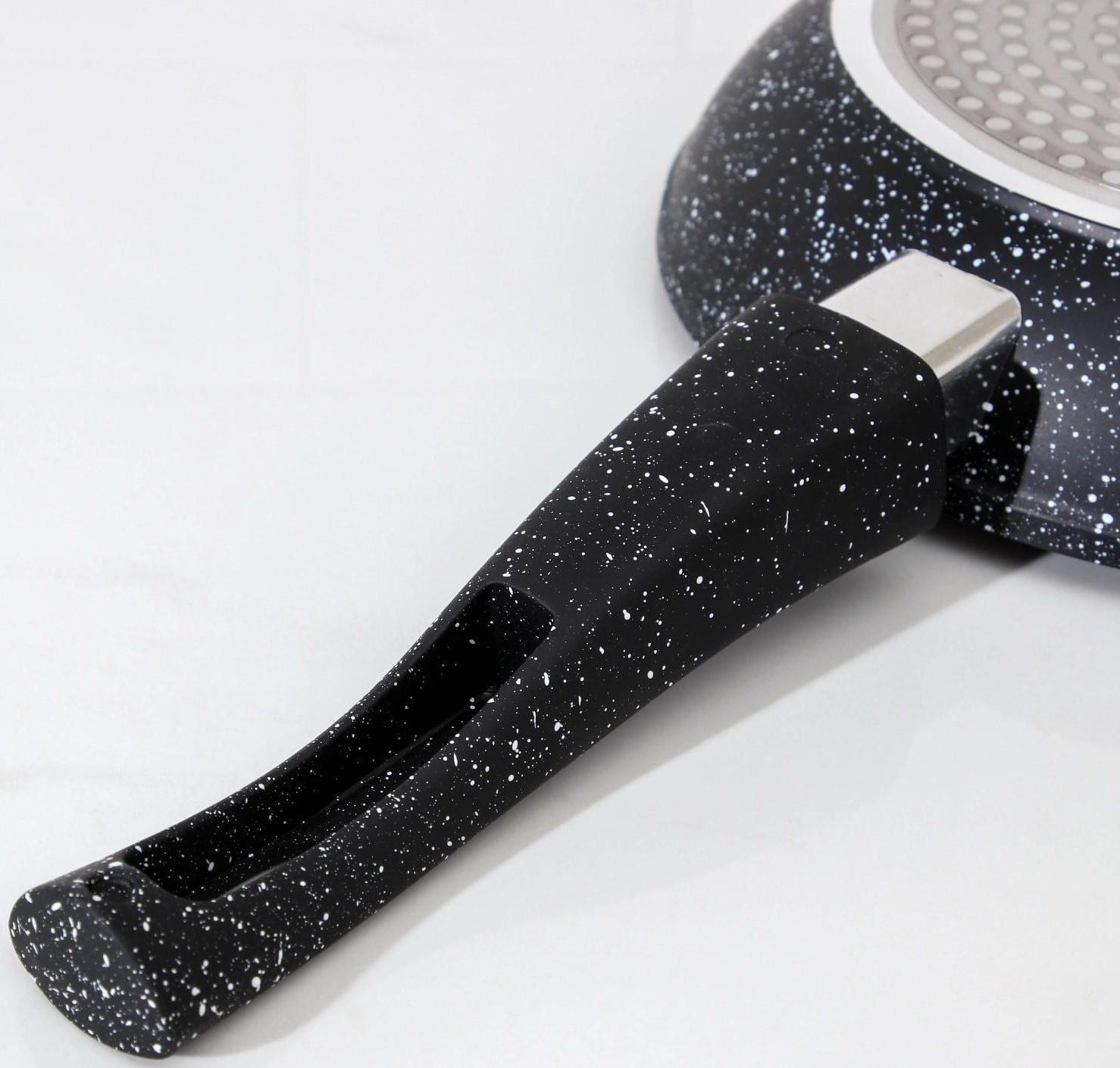 Сковорода кованая Magistro Dark, d=20 см, съёмная ручка soft-touch, антипригарное покрытие, индукция, цвет чёрный