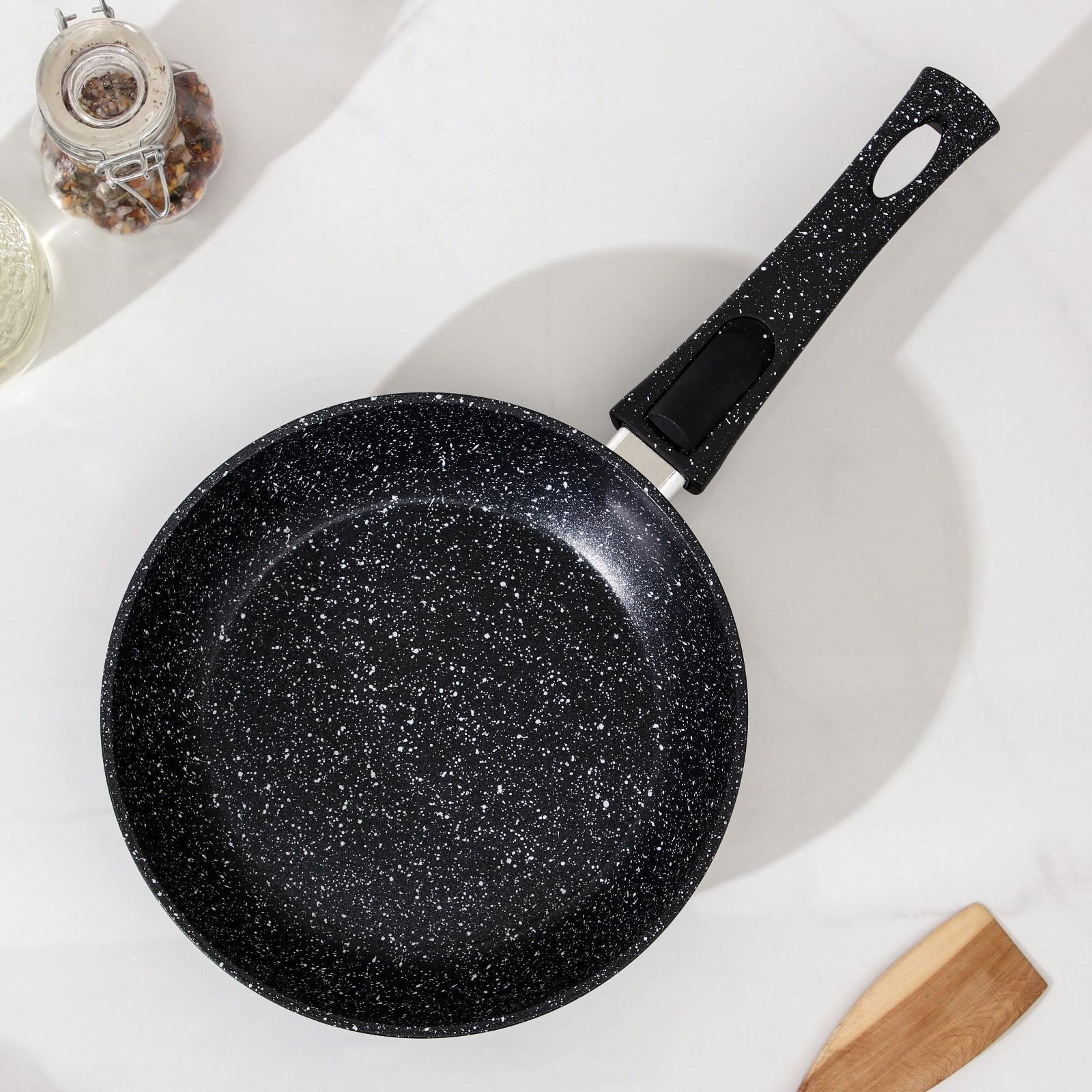 Сковорода кованая Magistro Dark, d=20 см, съёмная ручка soft-touch, антипригарное покрытие, индукция, цвет чёрный