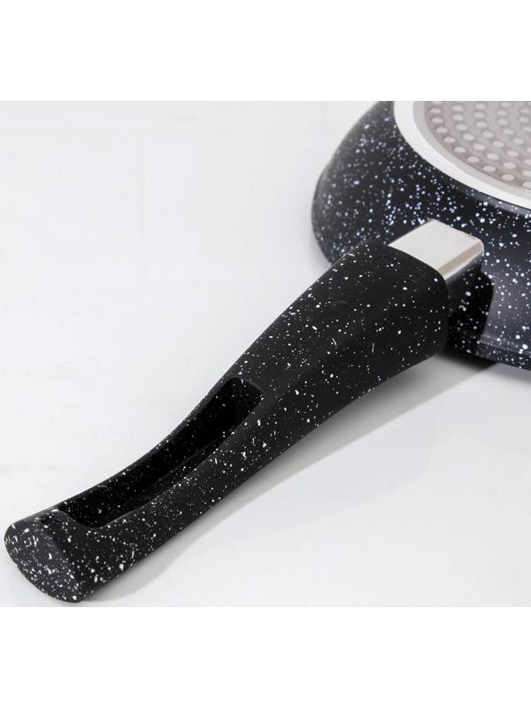 Сковорода кованая Magistro Dark, d=20 см, съёмная ручка soft-touch, антипригарное покрытие, индукция, цвет чёрный