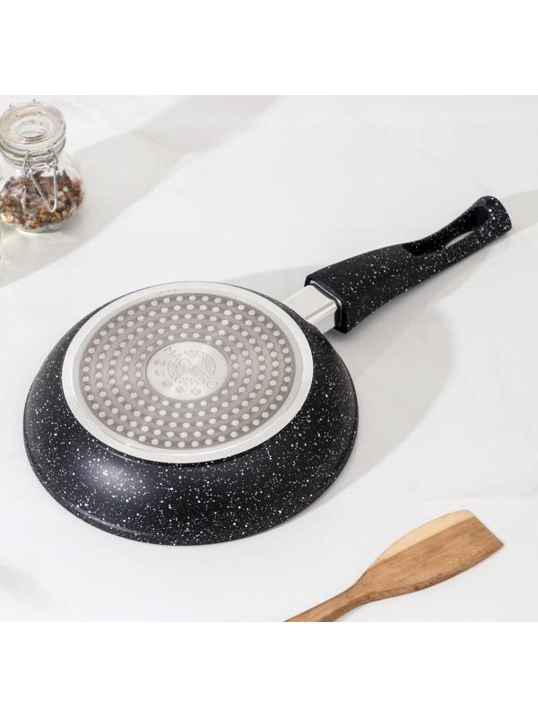 Сковорода кованая Magistro Dark, d=20 см, съёмная ручка soft-touch, антипригарное покрытие, индукция, цвет чёрный