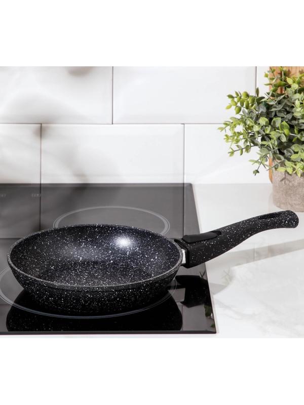 Сковорода кованая Magistro Dark, d=20 см, съёмная ручка soft-touch, антипригарное покрытие, индукция, цвет чёрный