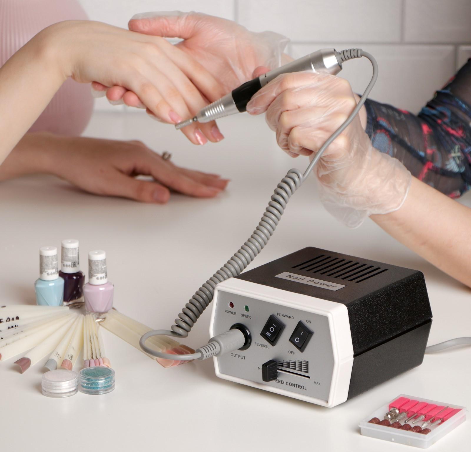 Аппарат для маникюра LuazON LMH-03, 6 насадок, 35 Вт, до 30000 об/мин, бело-чёрная