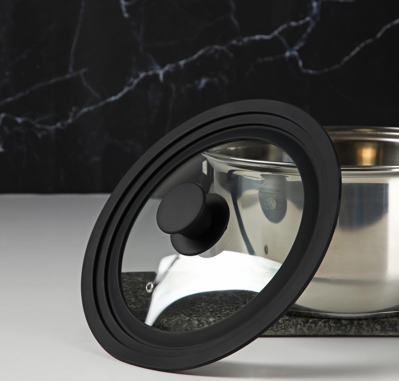 Крышка для сковороды и кастрюли Доляна стеклянная, универсальная, с силиконовым ободком и ручкой, d=20/22/24 см, цвет чёрный