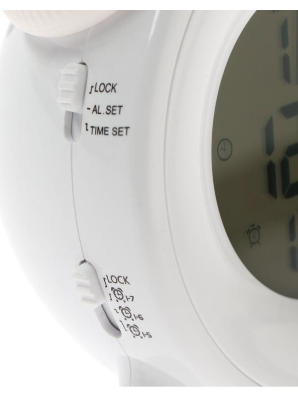 Часы-будильник RITMIX CAT-057, календарь, подсветка, 3хААА, белые