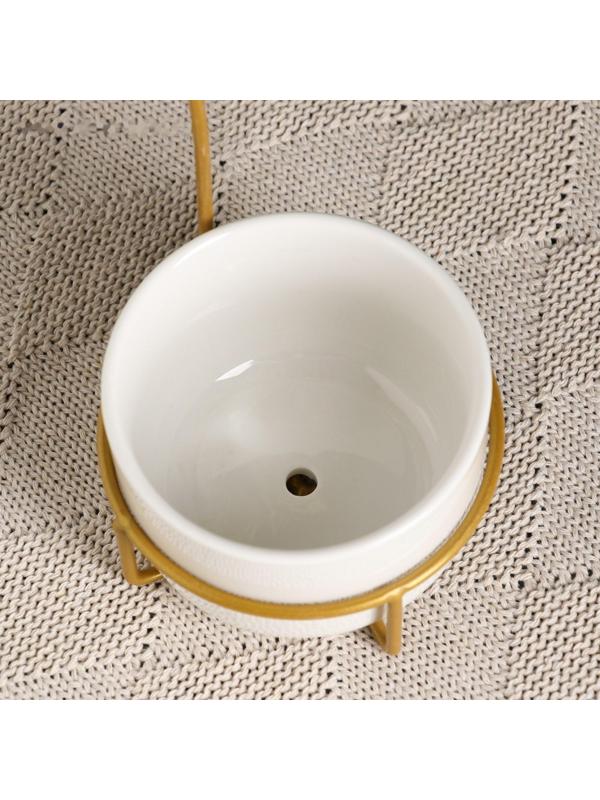 Горшок на подставке 