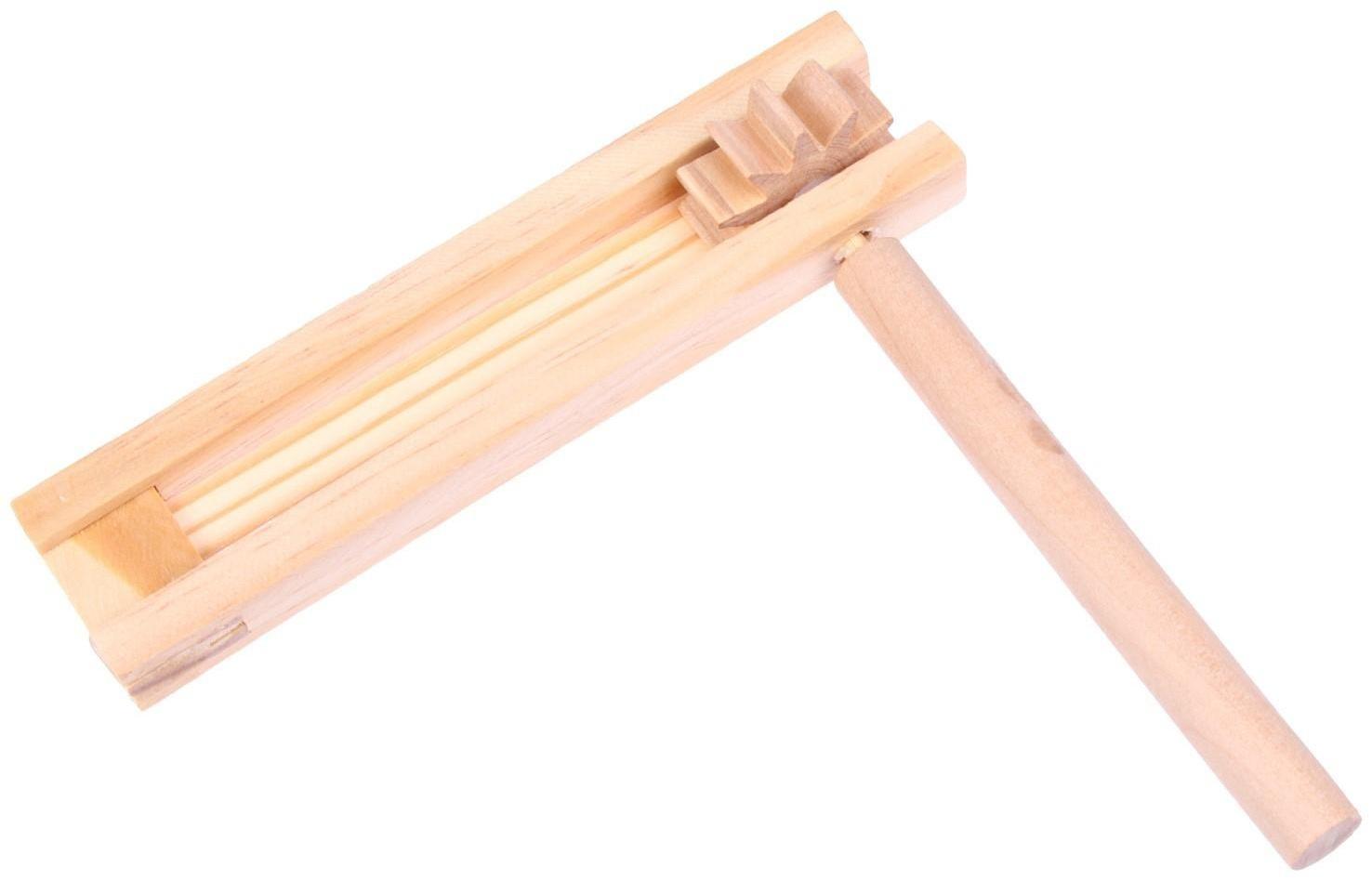 Музыкальная игрушка «Трещотка» 14,5 × 15 × 3 см